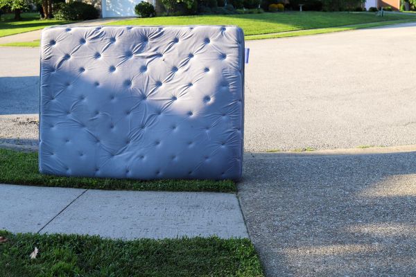 Mattress Removal Service in Dubuque